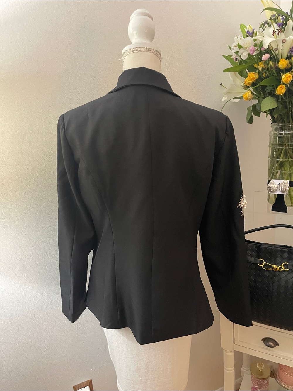 Black with Pearl and Sequined Embellished Women's Blazer - Picture 6 of 9